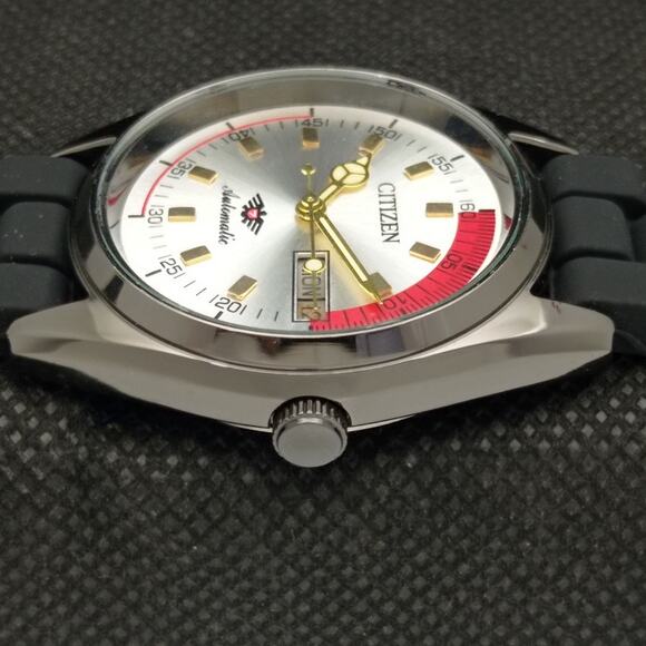 Vintage 1974 Citizen Automatic Mens Silver Watch W/daydate & Gold accents - Picture 5 of 8